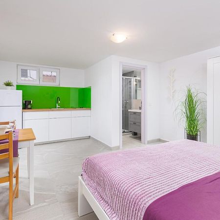 Studio Apartment Mali 메덜린 외부 사진