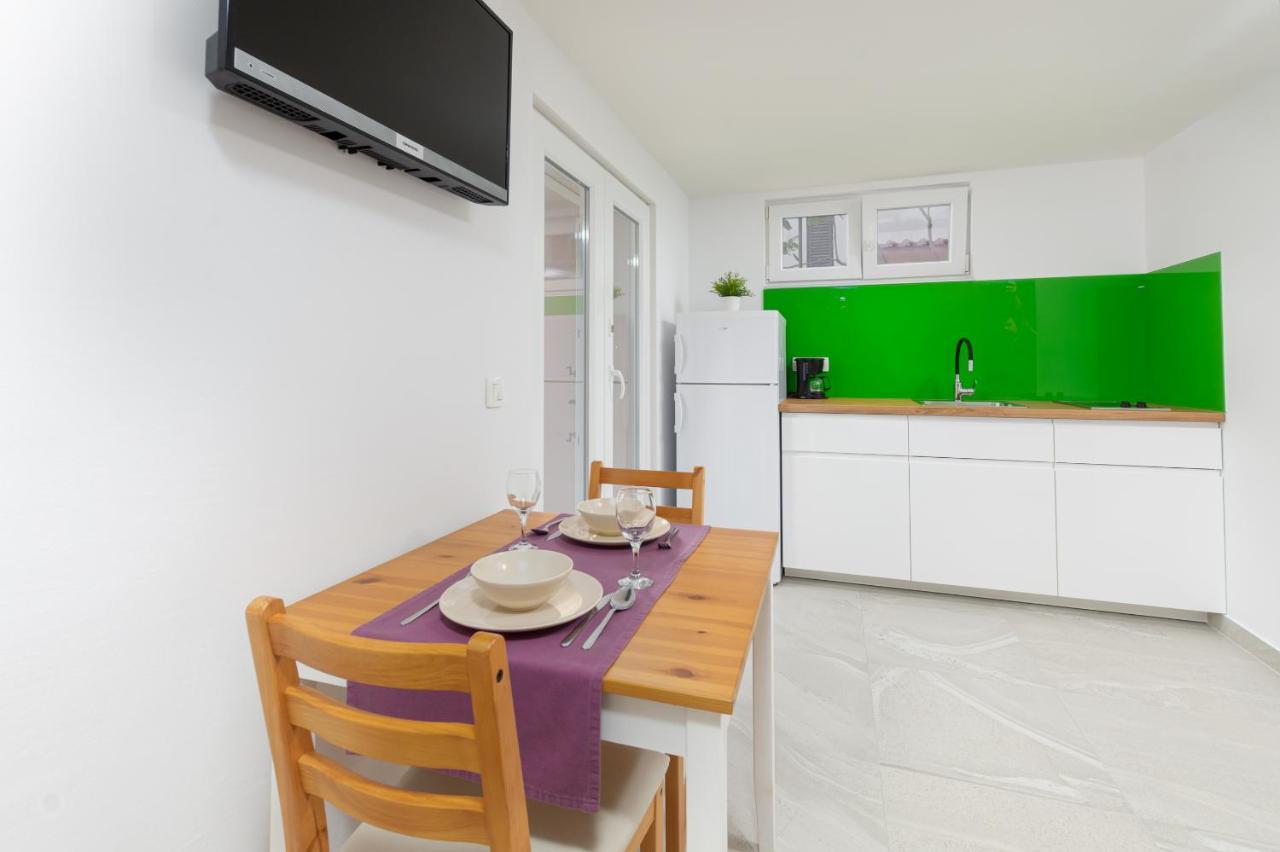 Studio Apartment Mali 메덜린 외부 사진