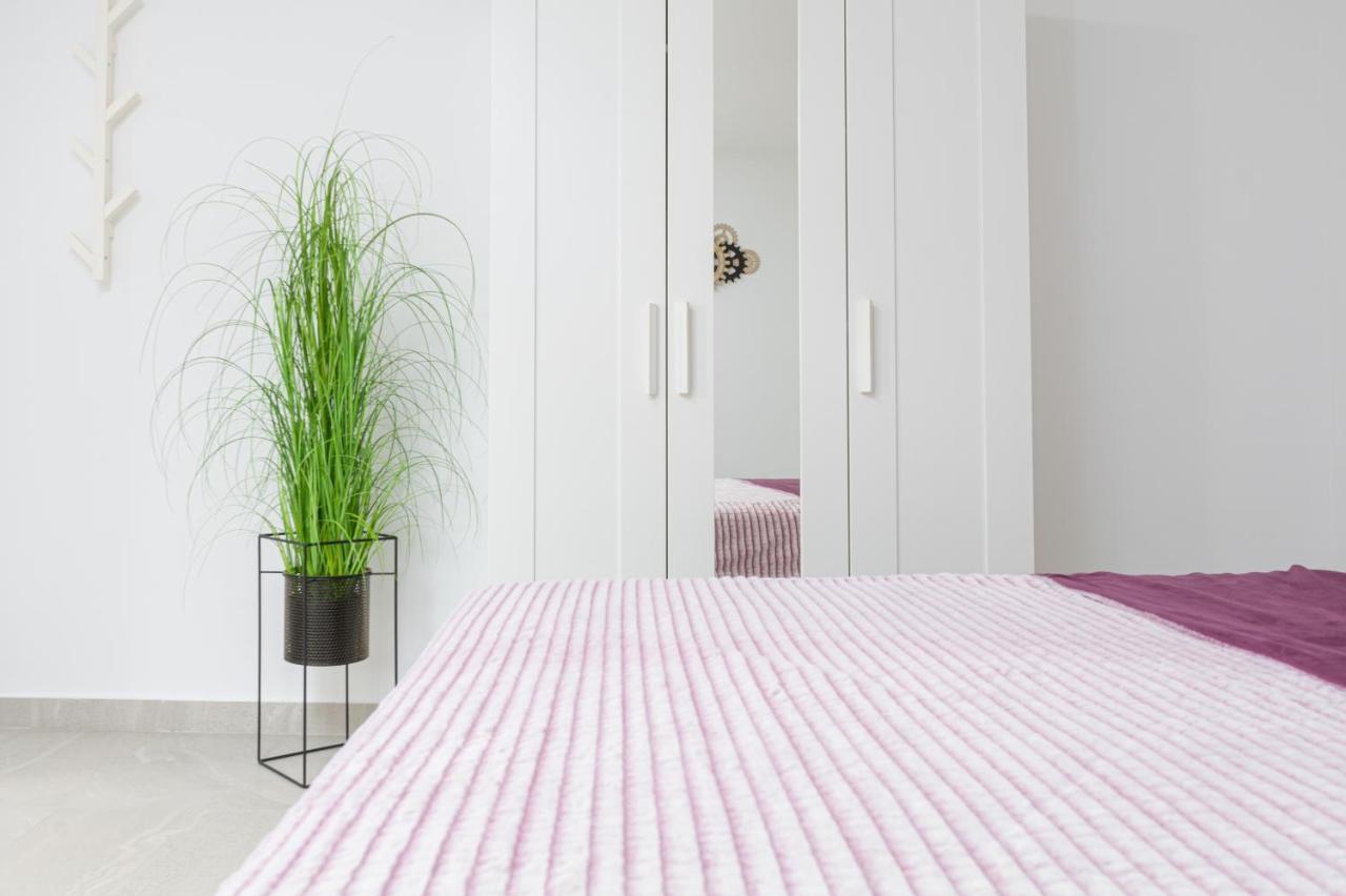 Studio Apartment Mali 메덜린 외부 사진